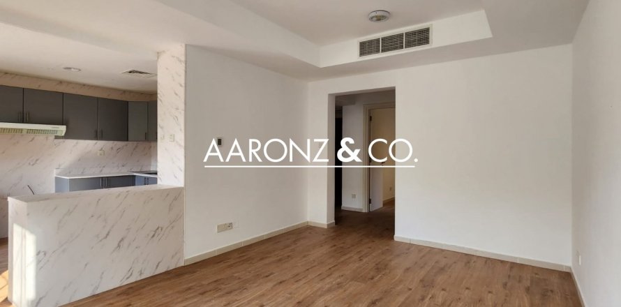 Villa en The Springs, Dubai, 2 dormitorios, 162 m², № 101180