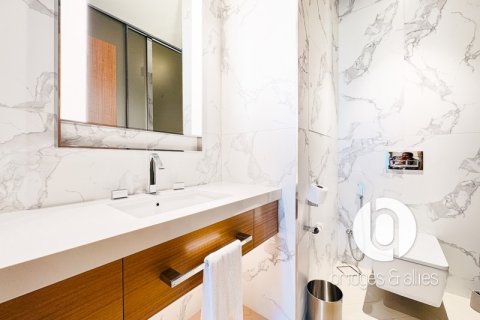 Apartment in Downtown Dubai (Downtown Burj Dubai), Dubai 2 bedrooms, 110 sq.m. № 101184 - photo 7