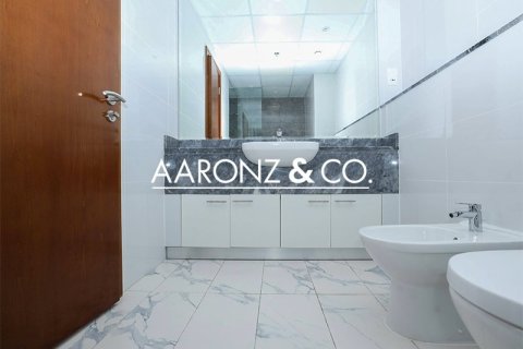 Apartment in Business Bay, Dubai 2 bedrooms, 128 sq.m. № 101179 - photo 8