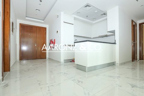 Apartment in Business Bay, Dubai 2 bedrooms, 128 sq.m. № 101179 - photo 9