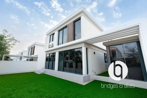 Вилла в Tilal Al Ghaf, Дубай, 4 спальни, 377м², № 101181