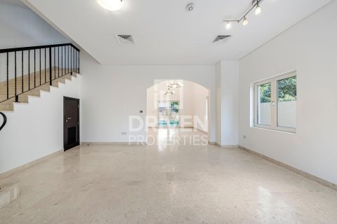 Villa en Hacienda, The Villa, Dubai, 5 dormitorios, 555.65 m², № 126582 - foto 1