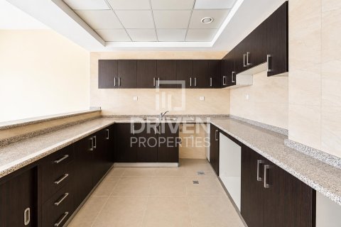 Villa en Dubai Land, Dubai, 4 dormitorios, 414.44 m², № 126583 - foto 4
