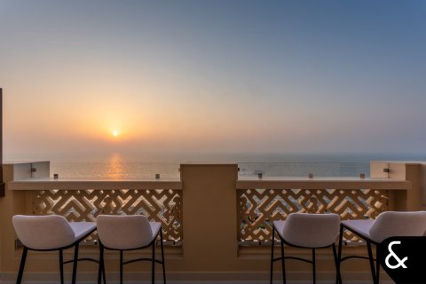 Apartment in Palm Jumeirah, Dubai 4 bedrooms, 684 sq.m. № 74770 - photo 27