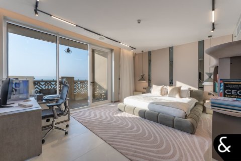 Apartment in Palm Jumeirah, Dubai 4 bedrooms, 684 sq.m. № 74770 - photo 14
