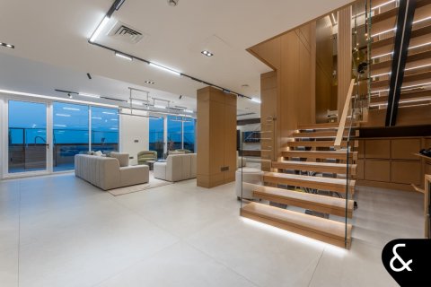 Apartment in Palm Jumeirah, Dubai 4 bedrooms, 684 sq.m. № 74770 - photo 9