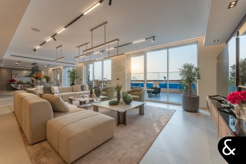 Apartment in Palm Jumeirah, Dubai 4 bedrooms, 684 sq.m. № 74770 - photo 1