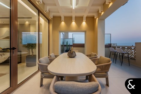 Apartment in Palm Jumeirah, Dubai 4 bedrooms, 684 sq.m. № 74770 - photo 12