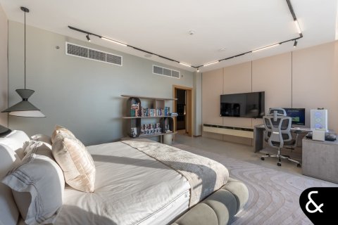 Apartment in Palm Jumeirah, Dubai 4 bedrooms, 684 sq.m. № 74770 - photo 18