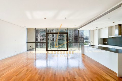 Apartment in Al Wasl, Dubai 3 bedrooms, 203 sq.m. № 119117 - photo 4