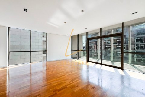 Apartment in Al Wasl, Dubai 3 bedrooms, 203 sq.m. № 119117 - photo 3