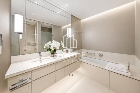 Apartment in Vida Residence Downtown, Downtown Dubai (Downtown Burj Dubai), Dubai 3 bedrooms, 187 sq.m. № 139059 - photo 19