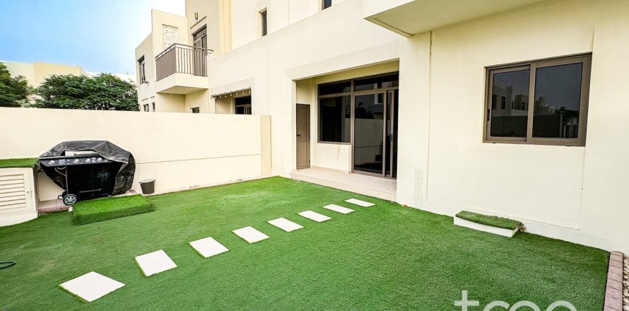 Adosado en Noor Townhouses, Town Square, Dubai, 3 dormitorios, 203.46 m², № 134508