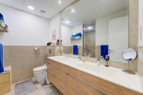 Apartment in Dubai 2 bedrooms, 127 sq.m. № 103254 - photo 8