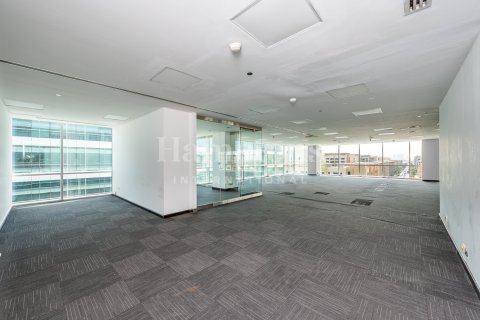 Снять в аренду офис в Sheikh Zayed Road, Дубай: 430.97701700м², № 13697 - фото 11