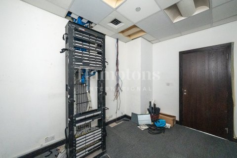 Снять в аренду офис в Sheikh Zayed Road, Дубай: 430.97701700м², № 13697 - фото 1
