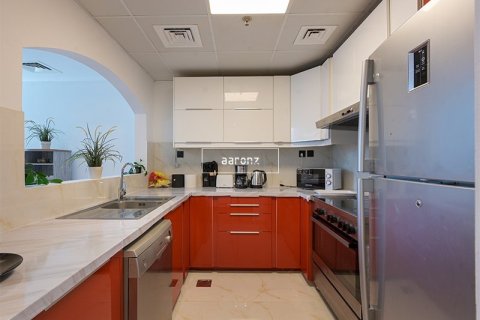 Apartment in Jumeirah Lake Towers, Dubai 2 bedrooms, 130.5 sq.m. № 13708 - photo 12