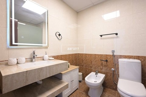 Apartment in Jumeirah Lake Towers, Dubai 2 bedrooms, 130.5 sq.m. № 13708 - photo 15