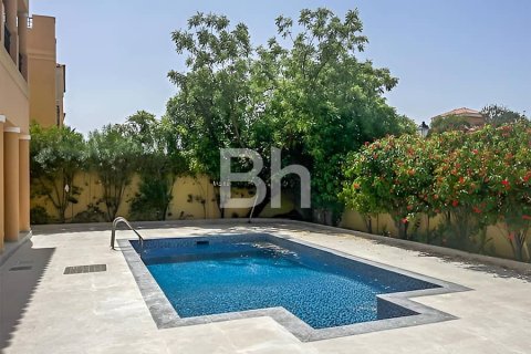 Снять в аренду виллу в The Villa, Дубай: 5 спален, 561м², № 21999 - фото 17