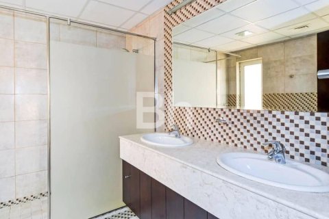 Снять в аренду виллу в The Villa, Дубай: 5 спален, 561м², № 21999 - фото 10