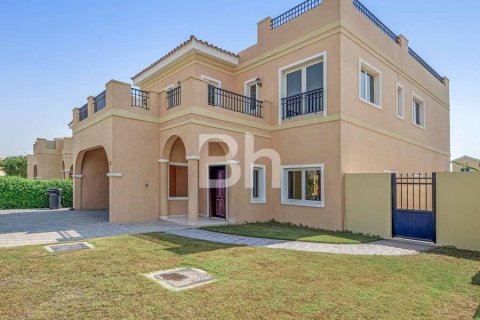 Снять в аренду виллу в The Villa, Дубай: 5 спален, 561м², № 21999 - фото 1