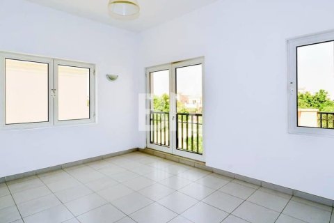 Снять в аренду виллу в The Villa, Дубай: 5 спален, 561м², № 21999 - фото 4