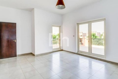 Снять в аренду виллу в The Villa, Дубай: 5 спален, 561м², № 21999 - фото 6