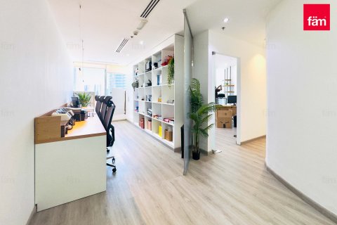 Снять в аренду офис в Бизнес-Бэе, Дубай: 107.6м², № 83704 - фото 9