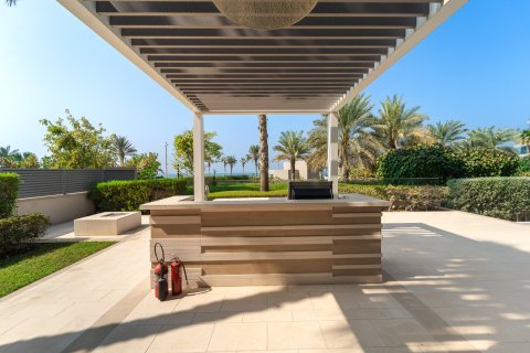 Apartment in Palm Jumeirah, Dubai 3 bedrooms, 896 sq.m. № 120527 - photo 20