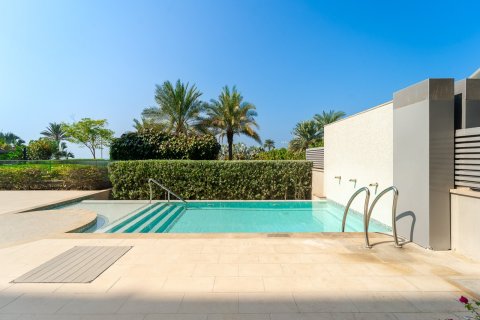 Apartment in Palm Jumeirah, Dubai 3 bedrooms, 896 sq.m. № 120527 - photo 18
