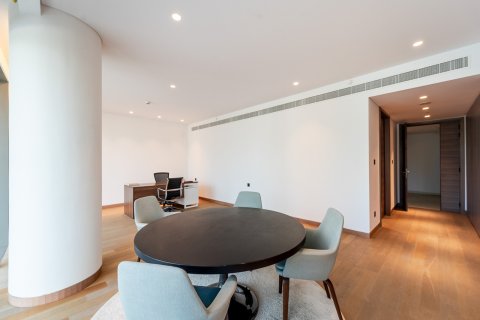 Apartment in Palm Jumeirah, Dubai 3 bedrooms, 896 sq.m. № 120527 - photo 11