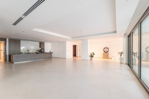 Apartment in Palm Jumeirah, Dubai 3 bedrooms, 896 sq.m. № 120527 - photo 8
