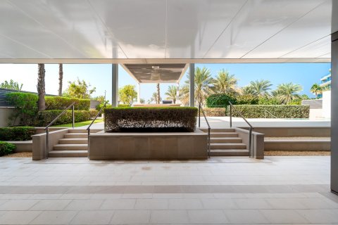 Apartment in Palm Jumeirah, Dubai 3 bedrooms, 896 sq.m. № 120527 - photo 4