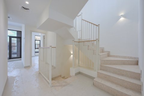 Villa in Dubai South (Dubai World Central), Dubai 4 bedrooms, 324 sq.m. № 120523 - photo 12