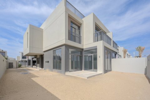 Villa in Dubai South (Dubai World Central), Dubai 4 bedrooms, 324 sq.m. № 120523 - photo 2