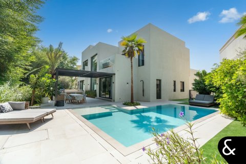 Купить виллу в Jumeirah Islands, Дубай: 5 спален, 567м², № 74490 - фото 2