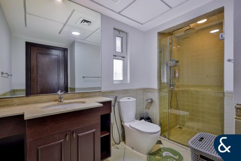 Купить виллу в Dubai Land, Дубай: 4 спальни, 394м², № 74498 - фото 14