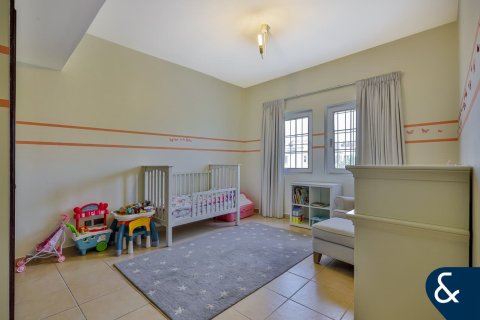 Купить виллу в Dubai Land, Дубай: 4 спальни, 394м², № 74498 - фото 12