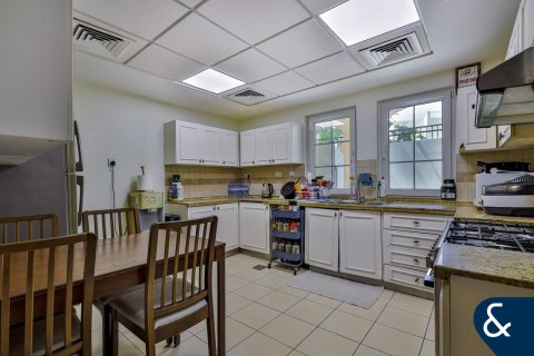 Купить виллу в Dubai Land, Дубай: 4 спальни, 394м², № 74498 - фото 6