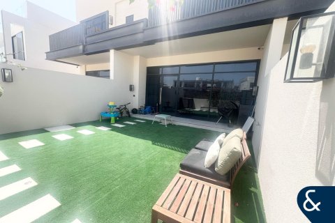 Купить виллу в Al Furjan, Дубай: 3 спальни, 166м², № 74489 - фото 13