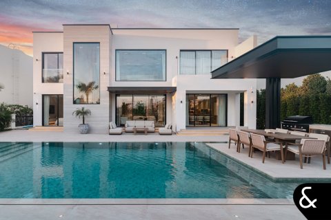 Купить виллу в Jumeirah Islands, Дубай: 5 спален, 511м², № 74491 - фото 1