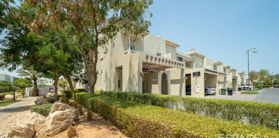 Villa à Quortaj, Al Furjan, Dubai, 3 chambres, 283 m², № 122628