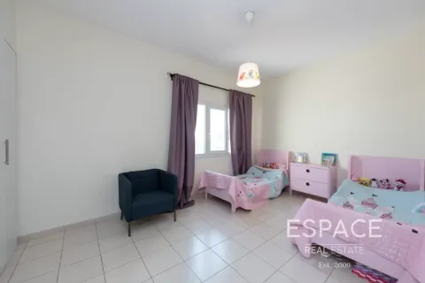 Villa in Meadows, Dubai 4 bedrooms, 339 sq.m. № 122626 - photo 11