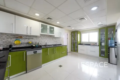Villa in Meadows, Dubai 4 bedrooms, 339 sq.m. № 122626 - photo 8