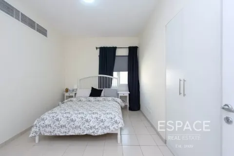 Villa in Meadows, Dubai 4 bedrooms, 339 sq.m. № 122626 - photo 13