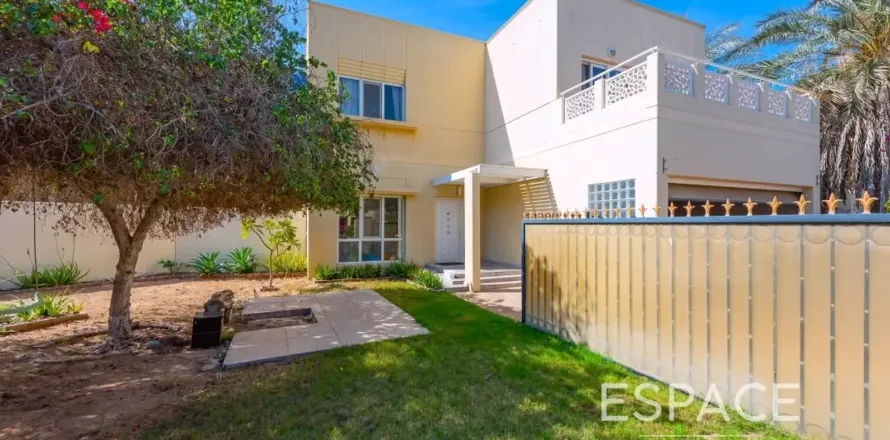 Villa in Meadows, Dubai 4 bedrooms, 339 sq.m. № 122626