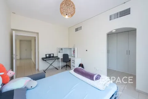 Villa in Meadows, Dubai 4 bedrooms, 339 sq.m. № 122626 - photo 14