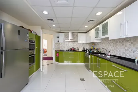 Villa in Meadows, Dubai 4 bedrooms, 339 sq.m. № 122626 - photo 9
