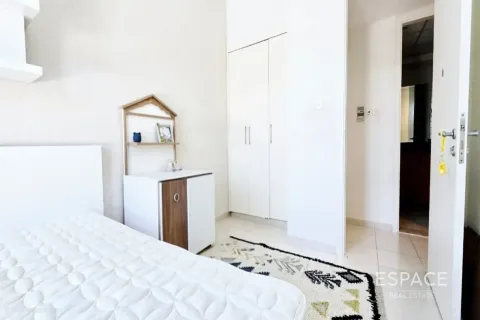 Villa in The Springs, Dubai 3 bedrooms, 228 sq.m. № 122623 - photo 15