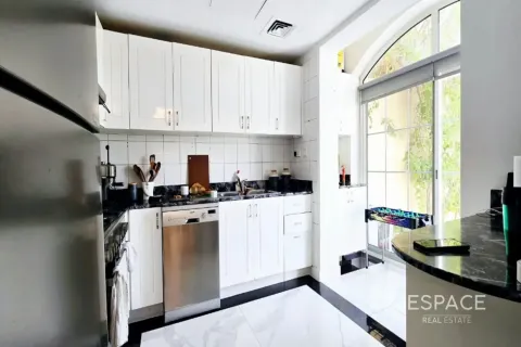 Villa in The Springs, Dubai 3 bedrooms, 228 sq.m. № 122623 - photo 10